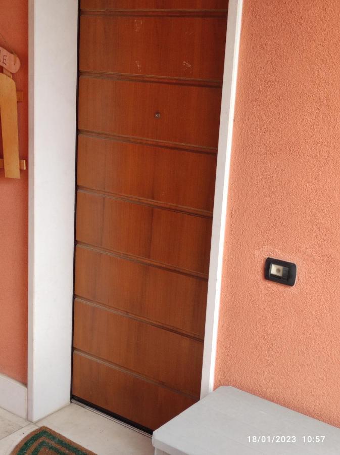 Casa Vacanze Da Riki Appartamento 2 佩斯基耶拉德加达 外观 照片
