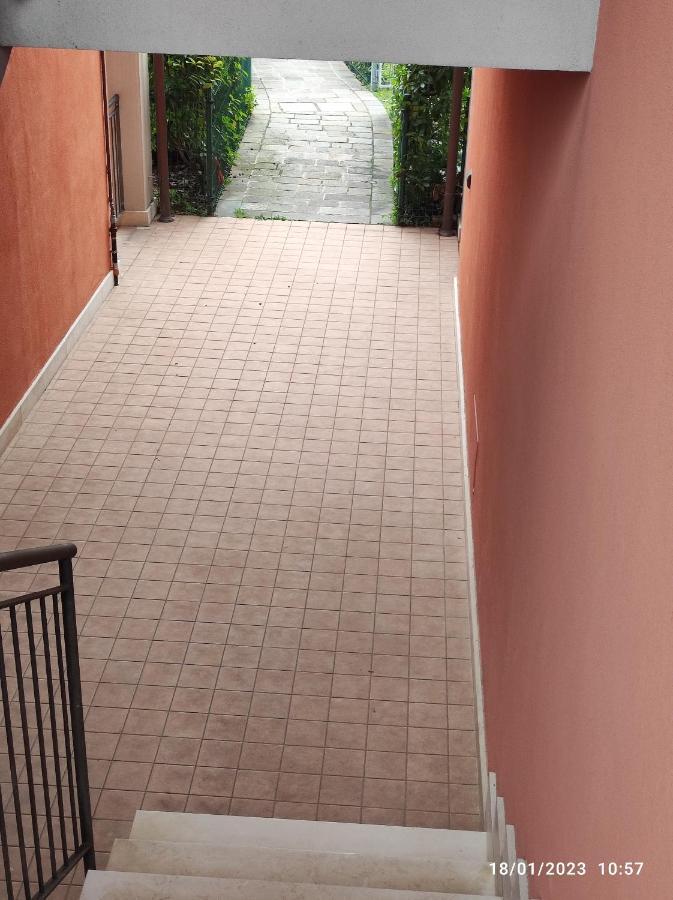 Casa Vacanze Da Riki Appartamento 2 佩斯基耶拉德加达 外观 照片